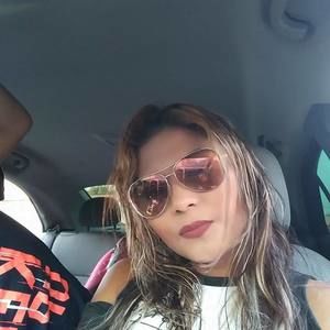 Meet your Posher, Raquel